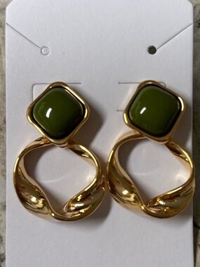 Gold tone and faux jade dangle earrings - NWOT